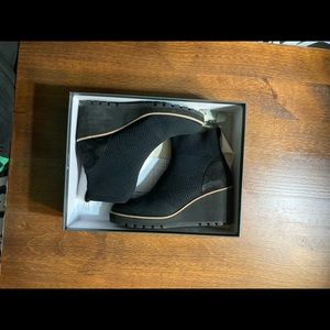 Eileen Fisher boots size 9